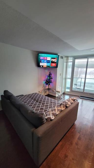 Cn Tower View With Free Parking, Pool, & More Amenities Toronto Exterior foto